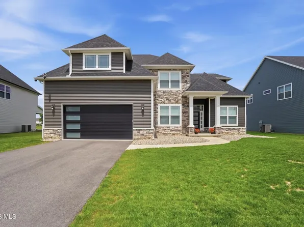 17 Hawthorne Xing, Perrysburg, OH 43551