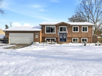 4904 Lake Grove Dr, White Lake, MI, 48383