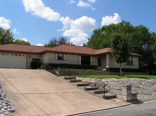 312 Red Oak Ln, Ingram, TX 78025