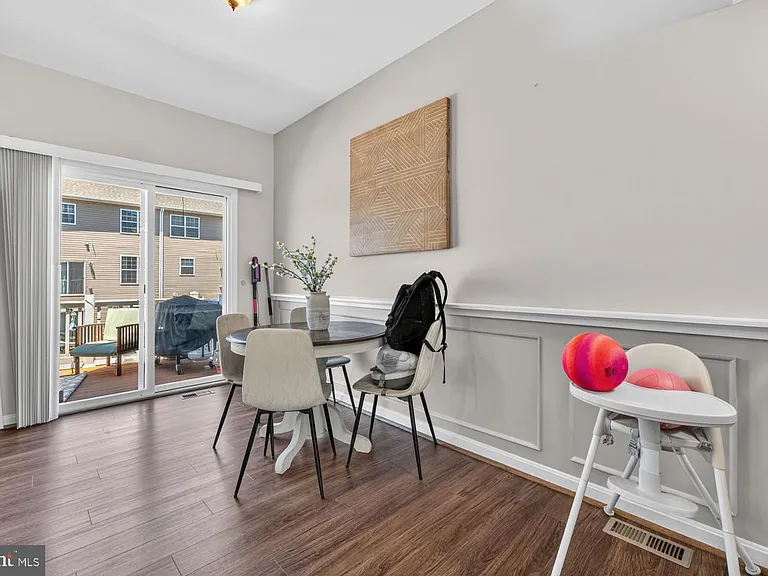121 Polo Way — Photo 14