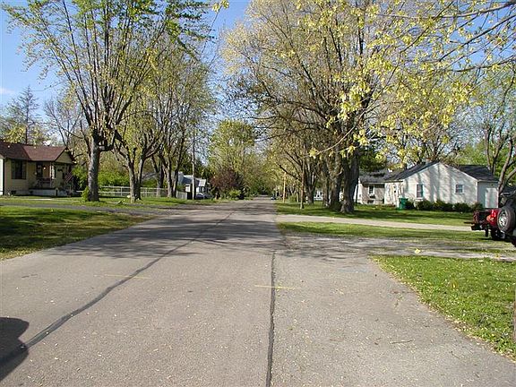 3rd image of 2832 Winton Dr