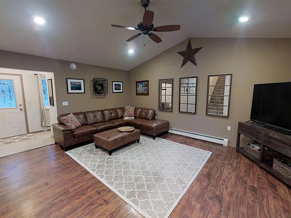 3rd image of 1275 Bobbet Ave