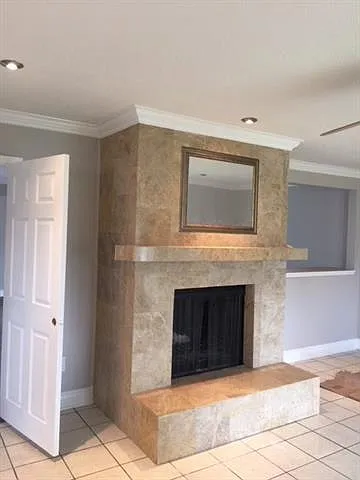 805 Champagne Dr — Photo 7