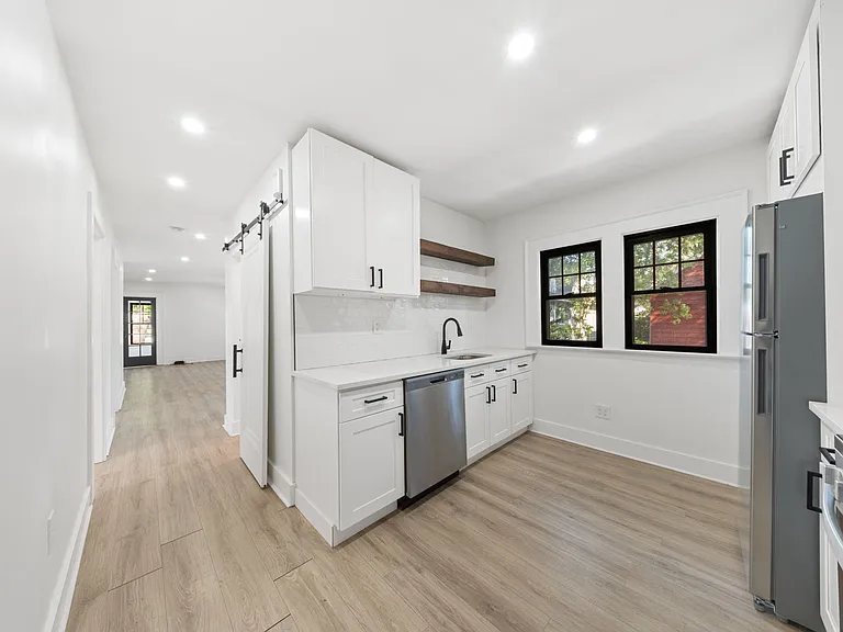 11 W Gouverneur Ave #2 — Photo 17