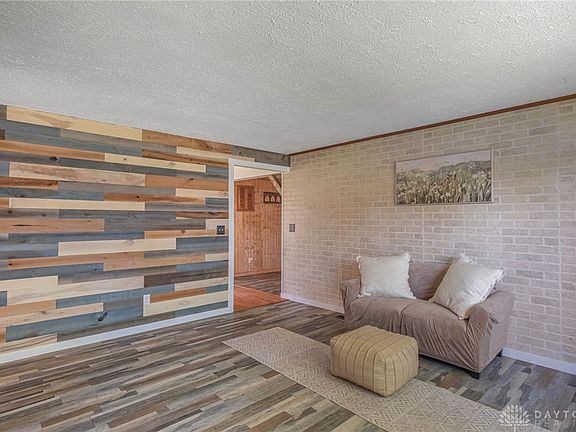 5th image of 7718 Redbank Ln