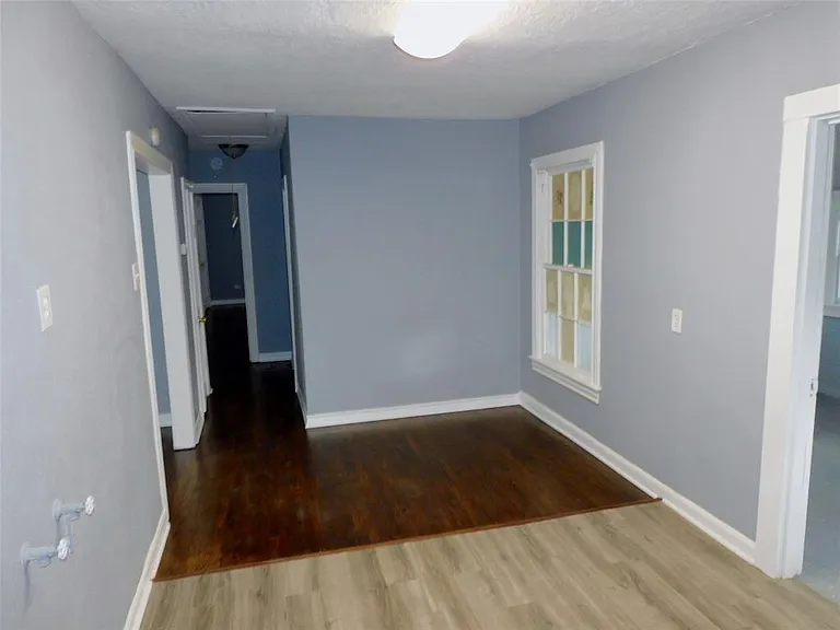 816 Avenue A — Photo 7