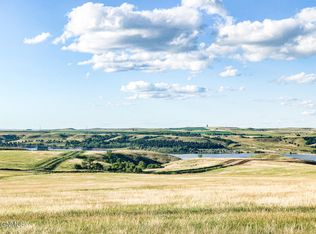 205 Beaver Bay Trl, Linton, ND 58552