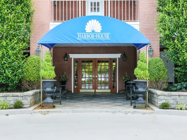 43 Harbor Drive APT 209, Stamford, CT 06902
