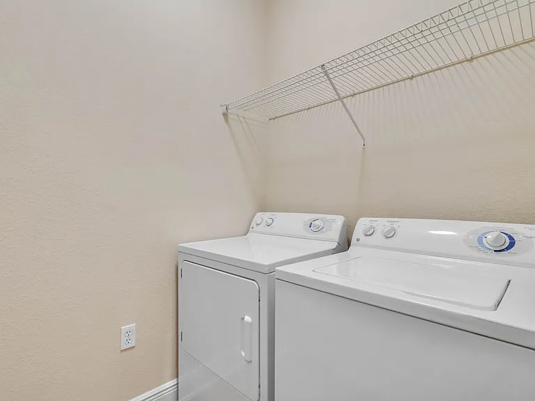 Victoria Park Apartments — Photo 31