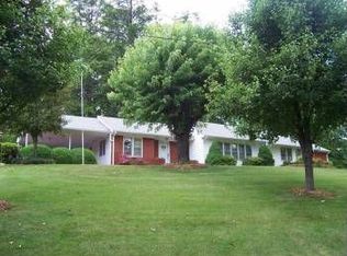 378 Hillcrest Cir, Spruce Pine, NC 28777