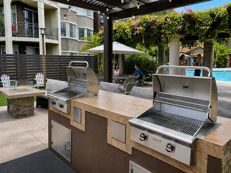 Poolside Fire Pit & Grills