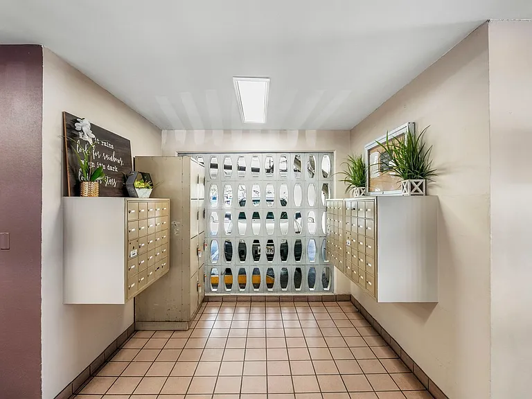 731 Amana St #703 — Photo 32