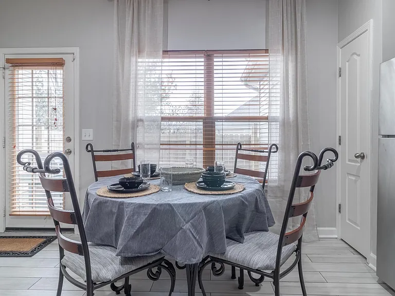 5447 Perlou Ln — Photo 6