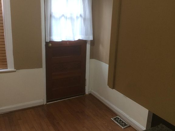 5th image of 2613 Aspen St