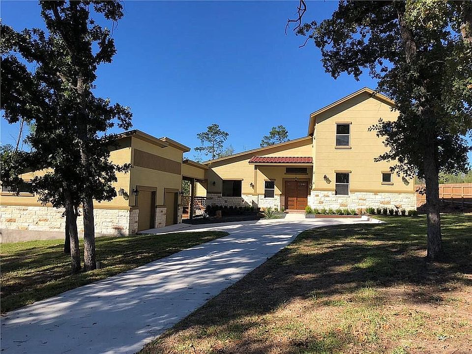 1st image of 138 Lakeside Dr