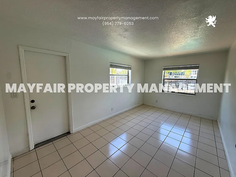1140 NE 25th Ave #4 — Photo 3