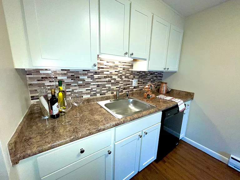 Coach House — Photo 2