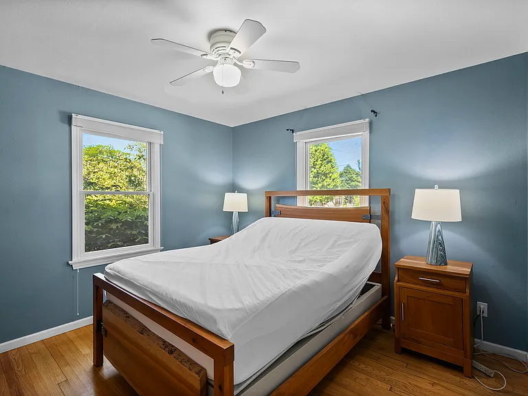 Main level - Bedroom