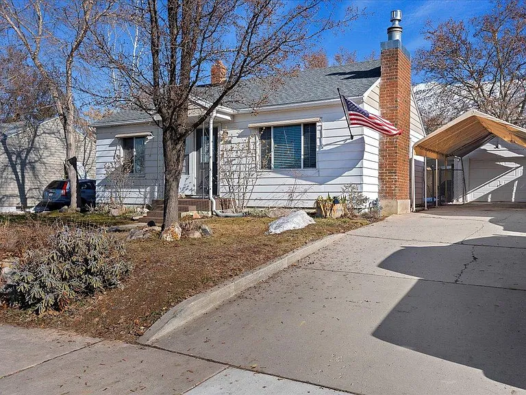 3940 Evelyn Rd — Photo 4