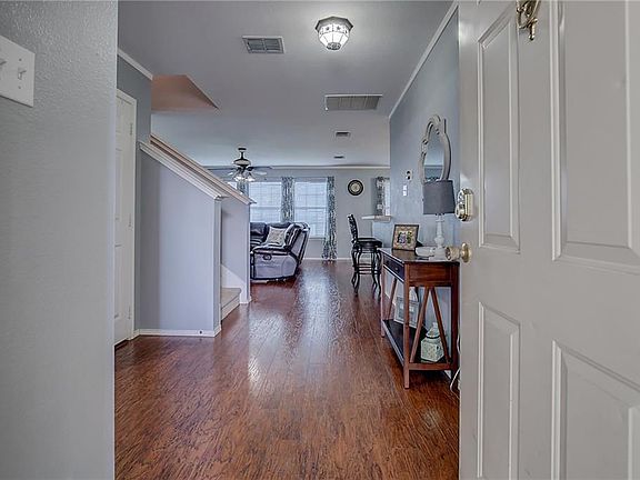 3rd image of 2801 Bluffs Ct