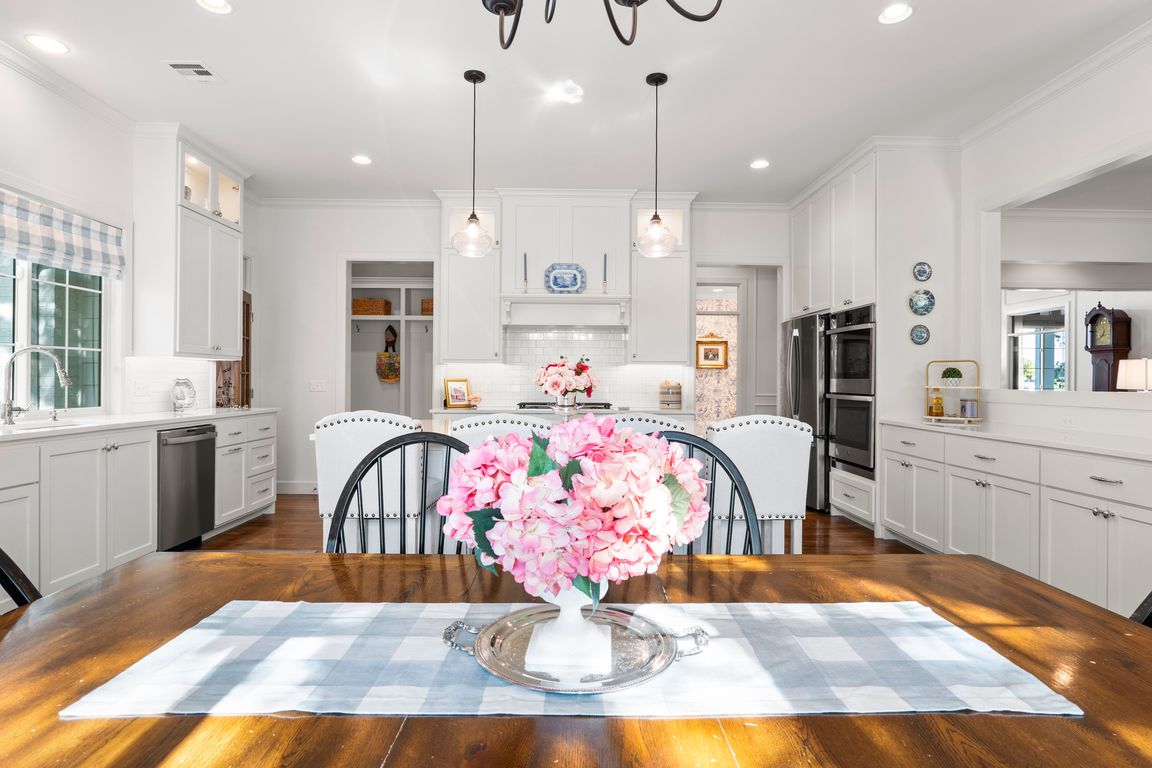 next background image