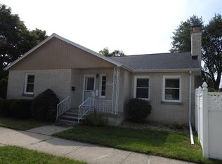 505 77th St, Kenosha, WI 53143