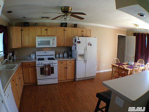3rd image of 38 Brookhaven Dr