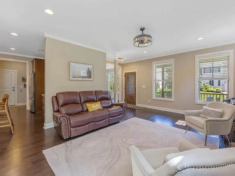 8425 Hobhouse Cir — Photo 12