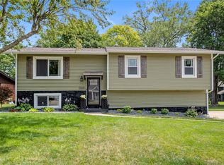 1968 Lemontree Ln, Collinsville, IL 62234