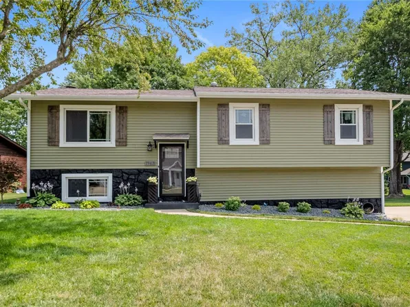 1968 Lemontree Ln, Collinsville, IL 62234