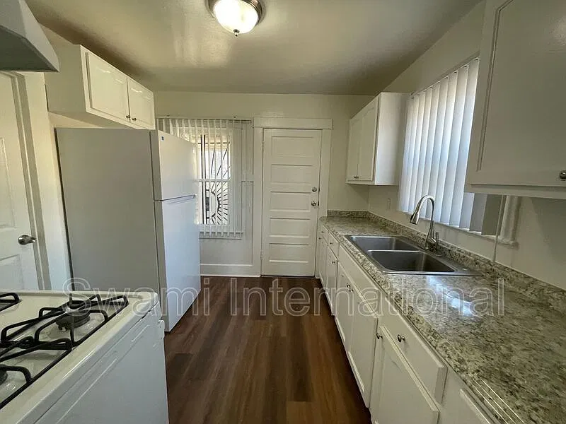 2 bed, 1.0 bath, 764 sqft, $2,095 — Photo 2