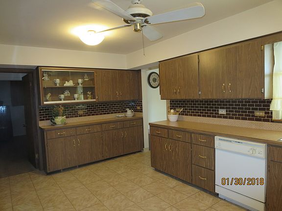 3rd image of 7949 N Nora Ave