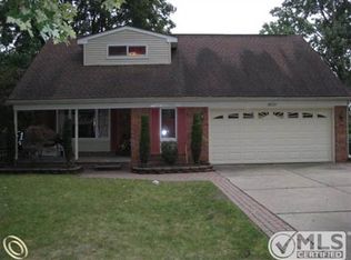 19721 Silver Spring St, Southfield, MI 48076