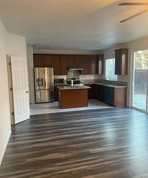 2200 Ellesmere Loop — Photo 3