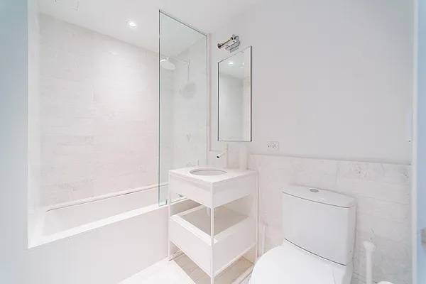 Rented by Domus Realty | media 9