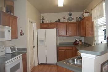 5th image of 1223 Stratford Dr