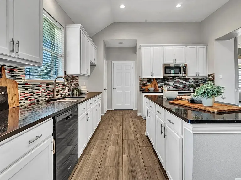 1601 Long Prairie Ct — Photo 14