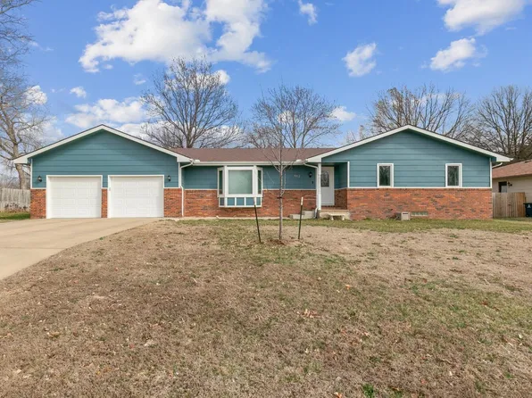 1962 N Country Club Rd, El Dorado, KS 67042