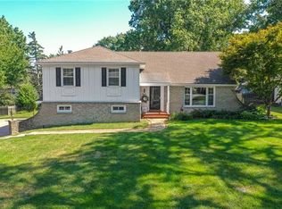 6611 Outlook Dr, Mission, KS 66202