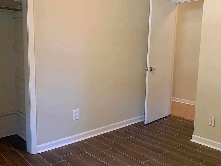 6455 Waverly Dr N — Photo 10