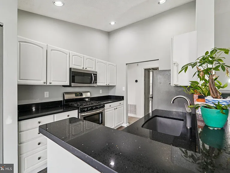 2444 Blue Spring Ct #303 — Photo 9