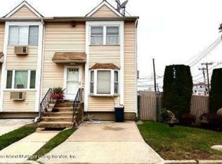 10 Northport Ln, Staten Island, NY 10314