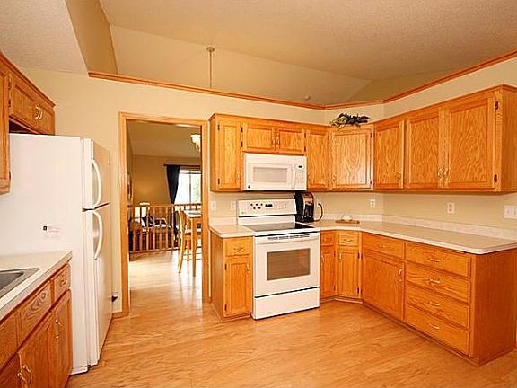 3rd image of 10165 Pleasure Creek Pkwy W