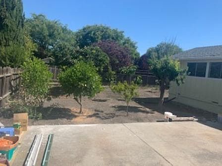 2nd image of 2853 Fresno St