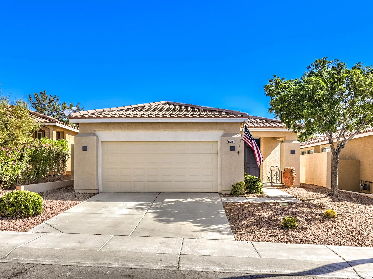 3 bed, 1317 sqft, $3,650 — Photo 1
