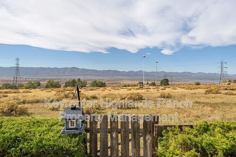 4 bed, 4.5 bath, 4199 sqft, $3,995 — Photo 1