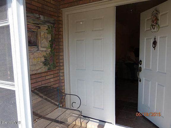 4th image of 1058 E Gaucho Cir