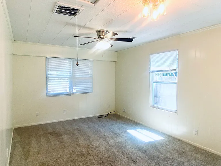 2315 Reva Cir — Photo 37