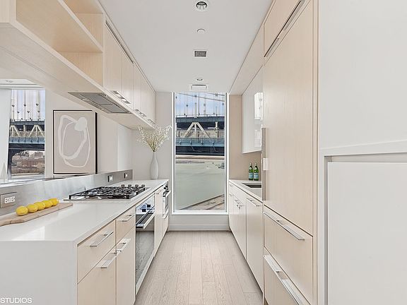 5th image of 252 South St #10D