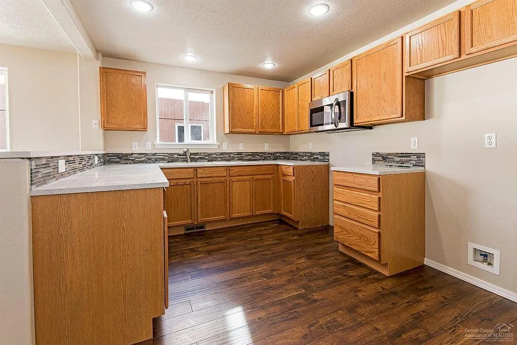 Redmond Townhome — Photo 3